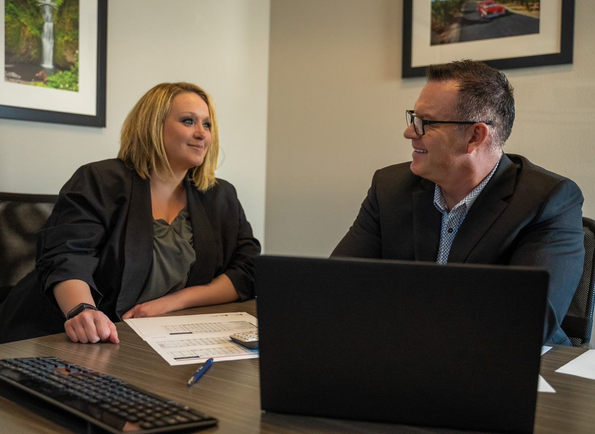 3_Rivers_Financial_Retirement_Advisors_0047 3 Rivers Financial Group team members working together